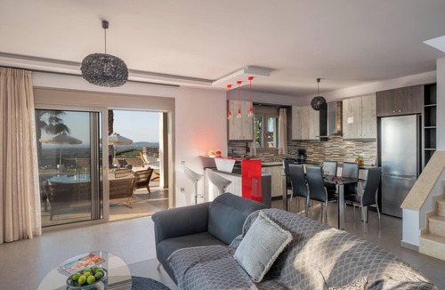 Geropotamos Villa | Villa Agapi – Palm Haven with Sea Horizons