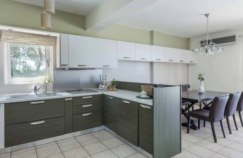 Lakithra Villa | Villa Agnandi - Four Bedroom Villa, Sleeps 9