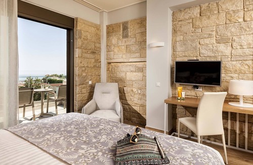 Kato Galatas Villa | Villa Aiolos I Luxury close to the Sea!