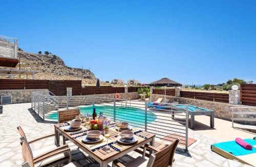 Lardos Villa | Villa Alcyone Seastone by Villa Plus