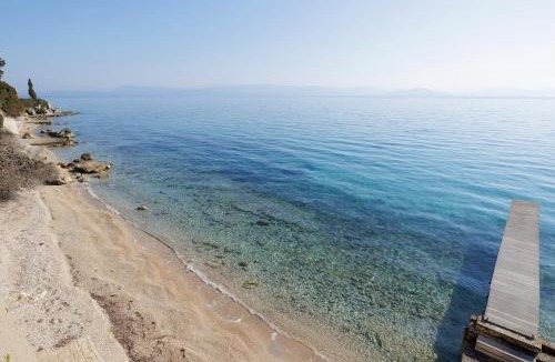 Dafnata Villa | Villa Alia, Your Modern Beachfront Escape