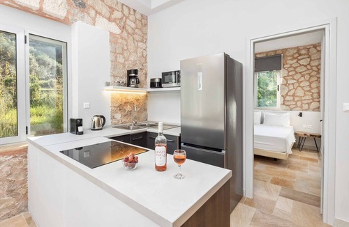 Chlomos Villa | Villa Alkyoni Mare - Three Bedroom Villa, Sleeps 6