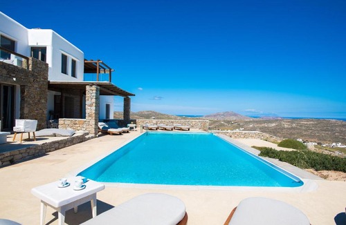 Plintri Villa | Villa Amallini, Luxe Infinity Pool