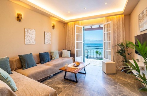 Petaleia Villa | Villa Annie by Villa Plus