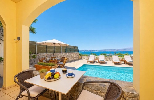 Plaka Villa | Villa Aphrodite - Four Bedroom Villa, Sleeps 7