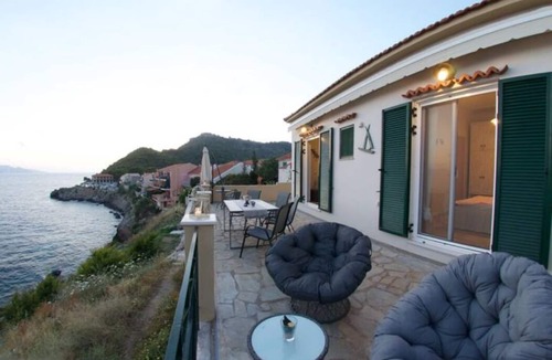 Assos Villa | Villa Apoplous with amazing sea and sunset views