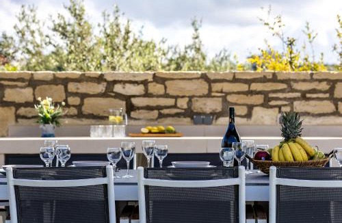 Stavromenos Villa | Villa Aris: A Serene Experience, 3BRs, Pool & Bbq