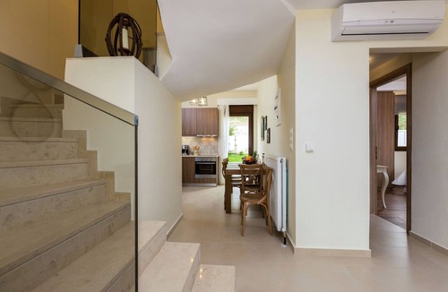 Skouloufia Villa | Villa Arkadi with Panoramic Pool and Nature