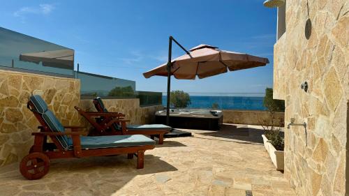 Kiparissia Villa | Villa Arkadia Seafront Villa Ai-Lagoudis Beach