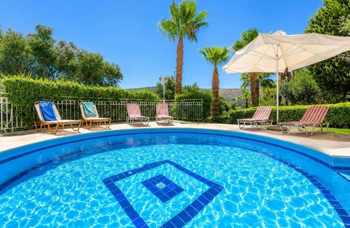 Agia Triada Villa | Villa Asimenia - Five Bedroom Villa, Sleeps 12
