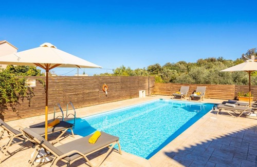 Prines Villa | Villa Aspa - Three Bedroom Villa, Sleeps 6