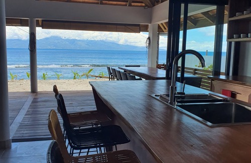 Temae Villa | VILLA ATAU SEASIDE MOOREA LODGE