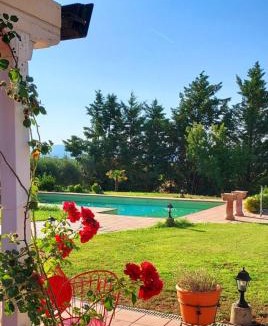 Drama Villa | Villa AVRA