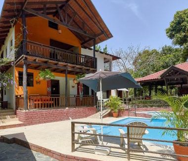 La Vega Province Villa | Villa Bayacanes con piscinas privadas