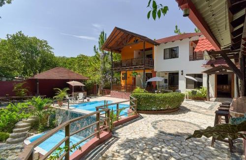 La Vega Province Villa | Villa Bayacanes con piscinas privadas