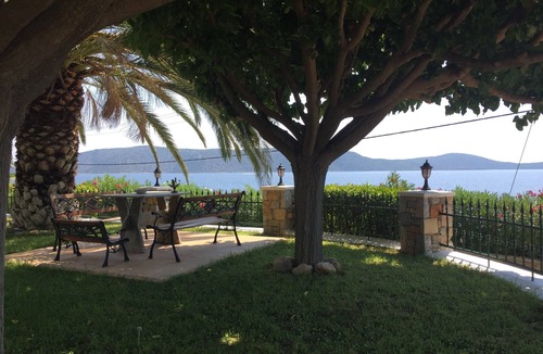 Nimfea Villa | Villa 'Beach Alonissos For 6 People' with Shared Pool, Wi-Fi and Air Conditioning