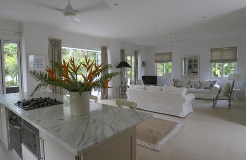 Beau Vallon Villa | Villa Blanc - Chateau Elysium