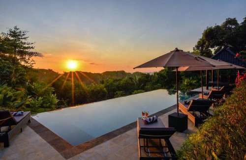 Tukad Mungga Villa | VILLA CAHAYA Perfectly formed by the natural surrounding and Balinese hospitality