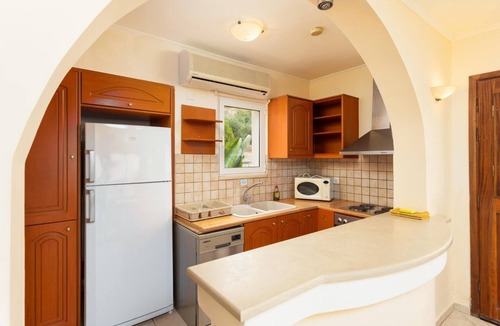 Agia Triada Villa | Villa Callistemon - Four Bedroom Villa, Sleeps 8