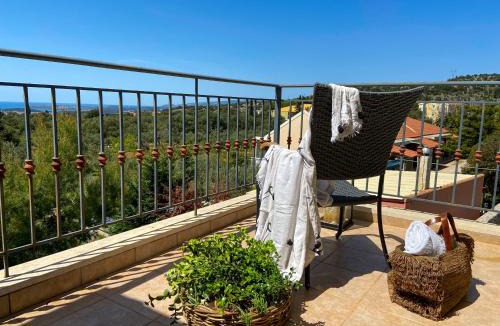Razata House | Villa Carousos