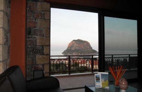 Monemvasia House | Villa Cazala