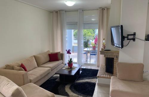 Loutraki House | Villa Daniela