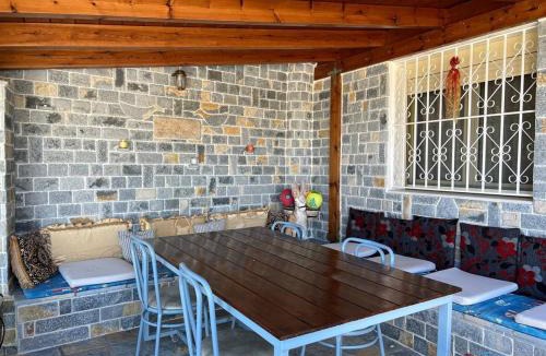 Mbrostar-Urë Villa | Villa Dhimo Peaceful Getaway 30min From Vlorë