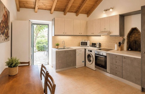 Antipata Cottage | Villa Dimitra 1768 - Private Pool - 2 BR - 5 guets Markantonata - Fiskardo