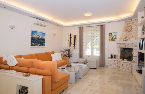 Aliki Villa | Villa Dionysos - villa with sea view,outdoor pool,bar and barbecue!