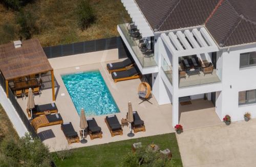 Planos Villa | Villa Dreamscape - Elegant Stay with Private Pool by Villa Mana Gers