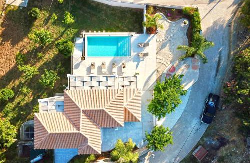 Mousata Villa | Villa Effi Lourdata