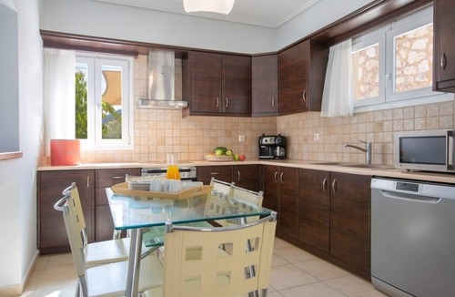 Pondi Villa | Villa Eirini