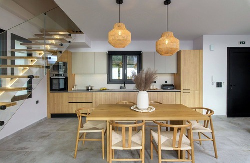 Agios Matthaios Villa | Villa Elais - Villa with a pool and sea views