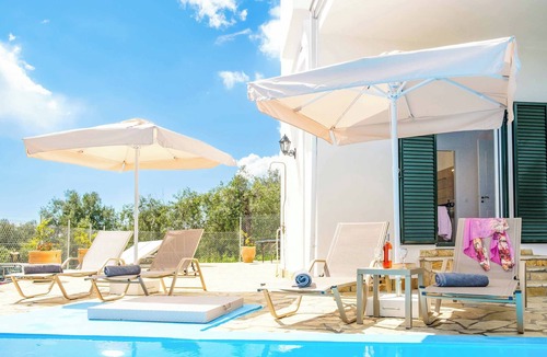 Pirgi Villa | Villa Elli Epavlis - Three Bedroom Villa, Sleeps 6