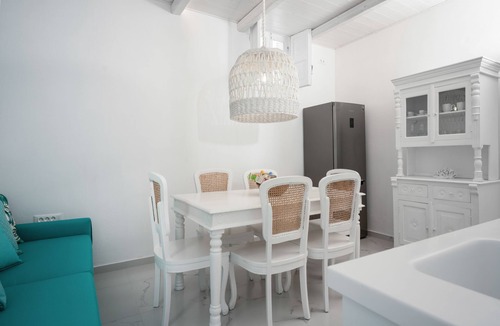 Oia Villa | Villa 'EMERALD'- Private Pool & Private Outdoor Heated Hydromassage Spa
