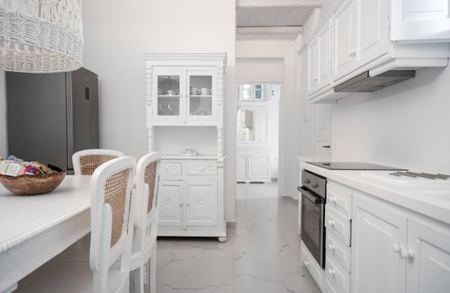 Oia Villa | Villa 'EMERALD'- Private Pool & Private Outdoor Heated Hydromassage Spa