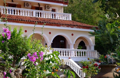 Istiaia-Aidipsos Villa | Villa Emmanuela – Spacious Coastal Retreat for Families & Friends