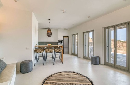 Piso Livadi House | Villa Ena - Beach getaway