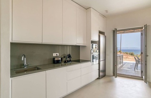 Piso Livadi House | Villa Ena - Beach getaway