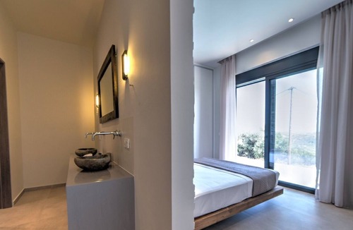 Mariou Villa | Villa Eolos - Four Bedroom Villa, Sleeps 10