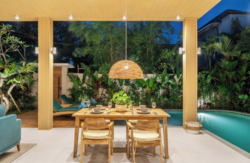 Laksmana Villa | Villa Esa Seminyak - 2BR Private Pool 25m from Eat St