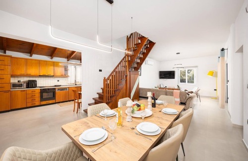 Prines Villa | Villa Filia - Three Bedroom Villa, Sleeps 6