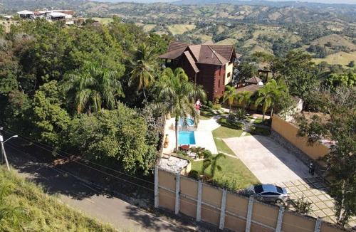 La Vega Villa | Villa frente a Alta Vista Restaurante