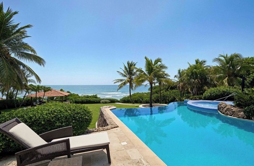Cabrera Villa | Villa FrentePlaya Chef| Jacuzzi|Starlink|CamasKing