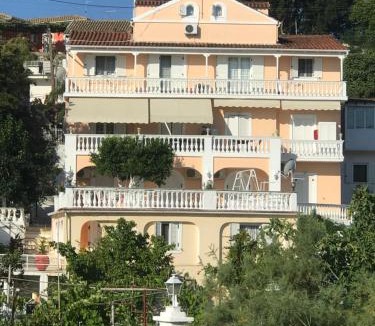 Perama Apartment | VILLA FRETTA