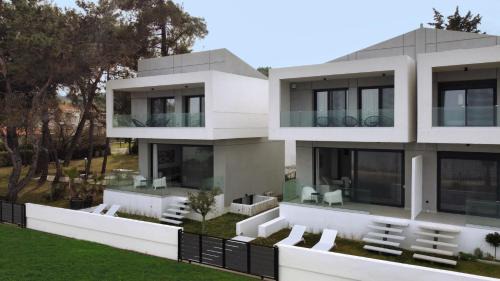 Polichrono Villa | Villa Grace