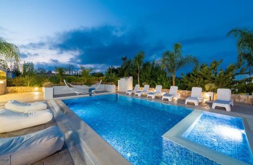 Misiria Villa | Villa Green Diamond - Private Heated Pool
