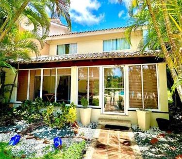 Guayacanes Villa | Villa Grupal en Metro Country Club.
