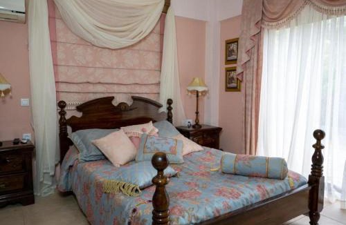 Plaka Villa | Villa in Elounda with Private Pool & BBQ