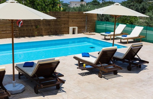Prines Villa | Villa in Prines with Private Pool & BBQ